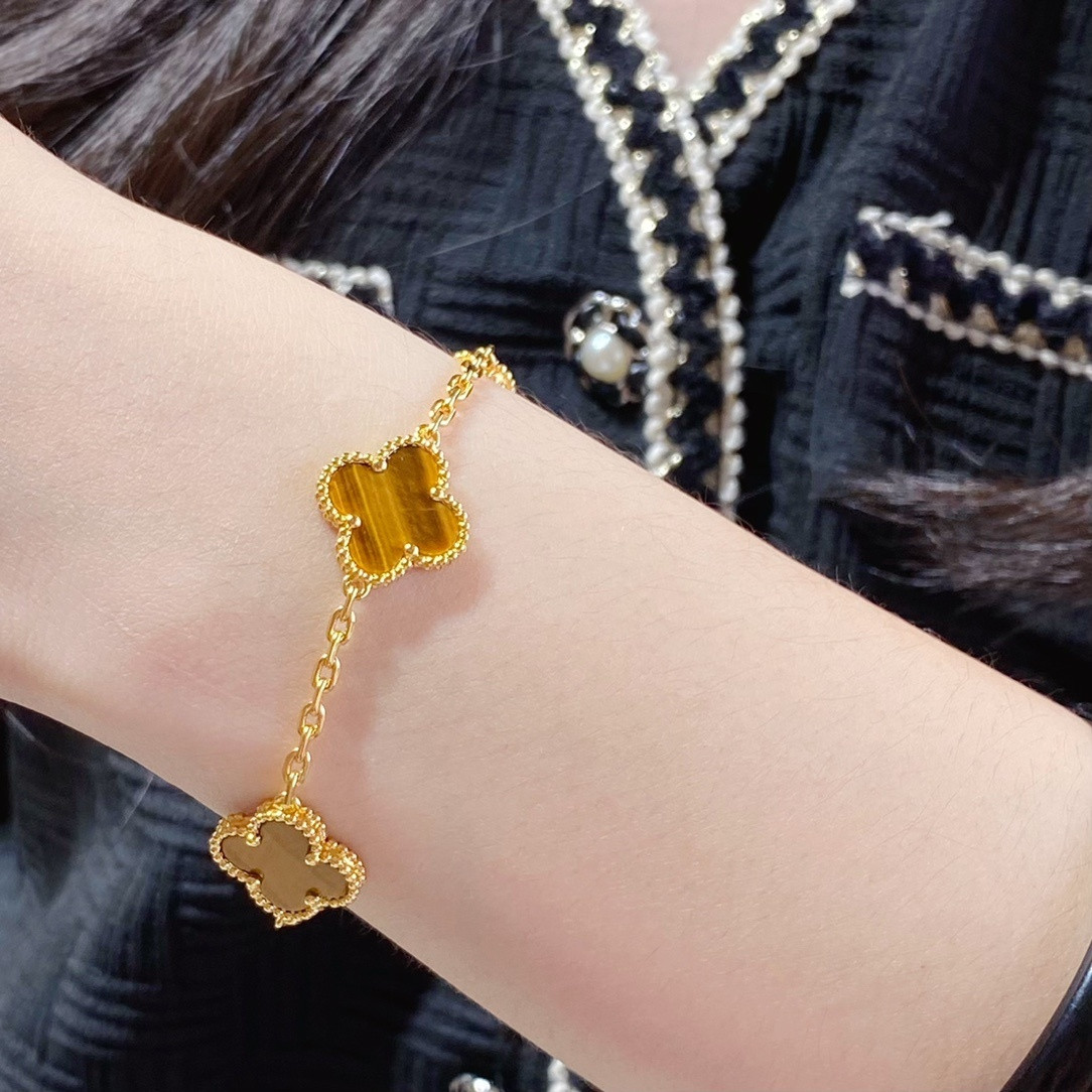 V*N CL*F & Arpels Yellow Tiger Eye five-flowered four-leaf clover Bracelet Chain length approx.19cm