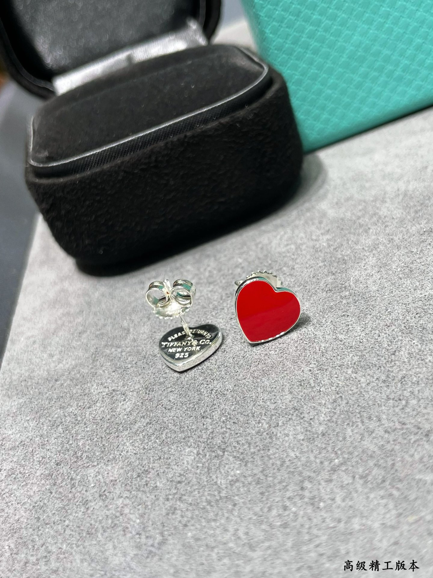 T*f*ny & Co. Heart Stud Earrings Ag925
