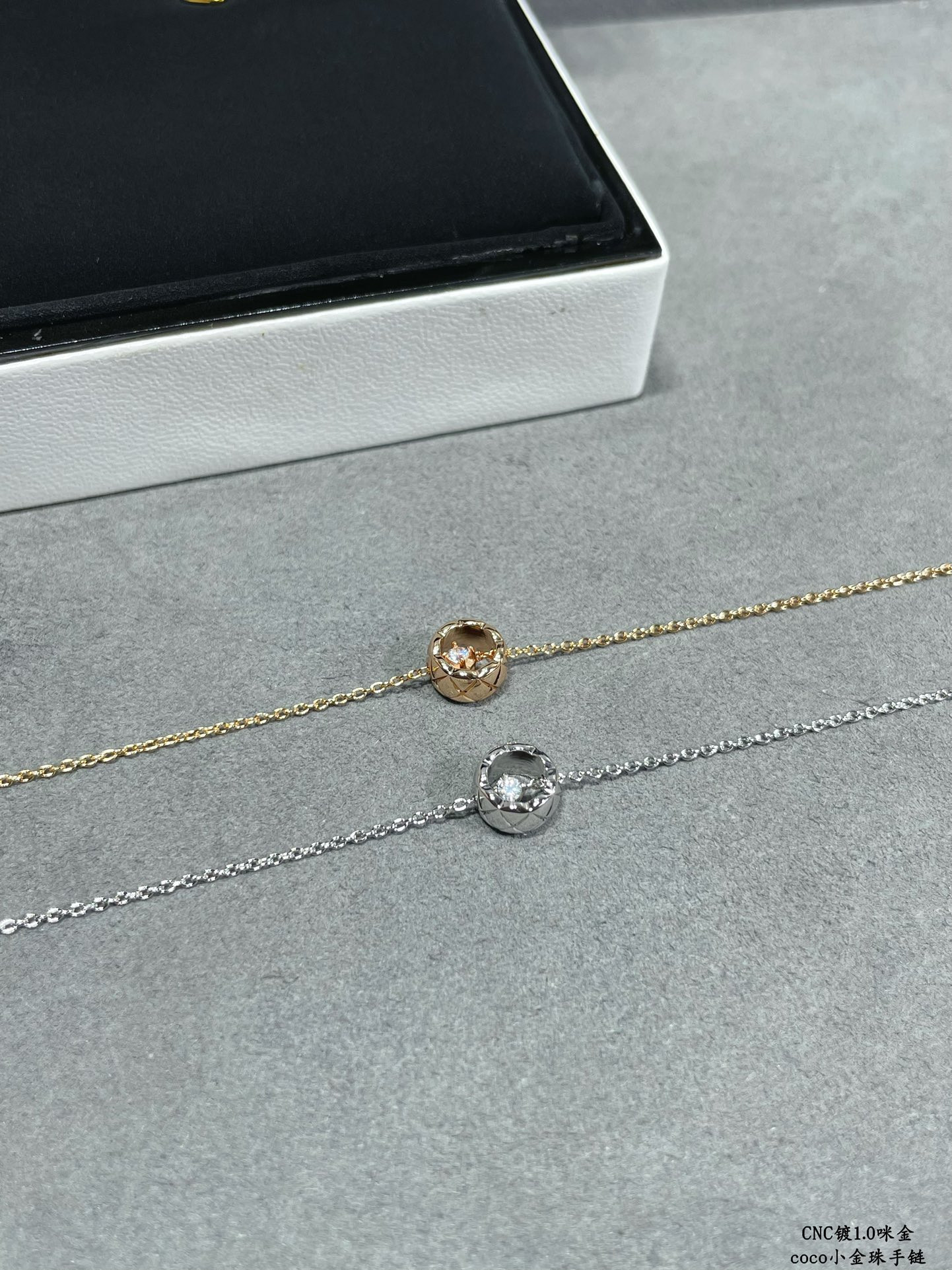 Ch*el Carved diamond-shaped gold bead Bracelet