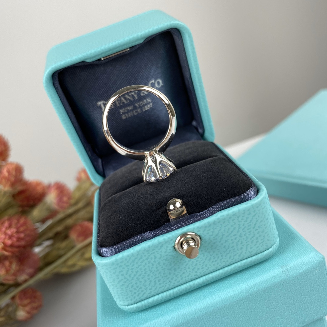 T*f*ny & Co. Six-Prong Ring High-Carbon Diamond Ag925