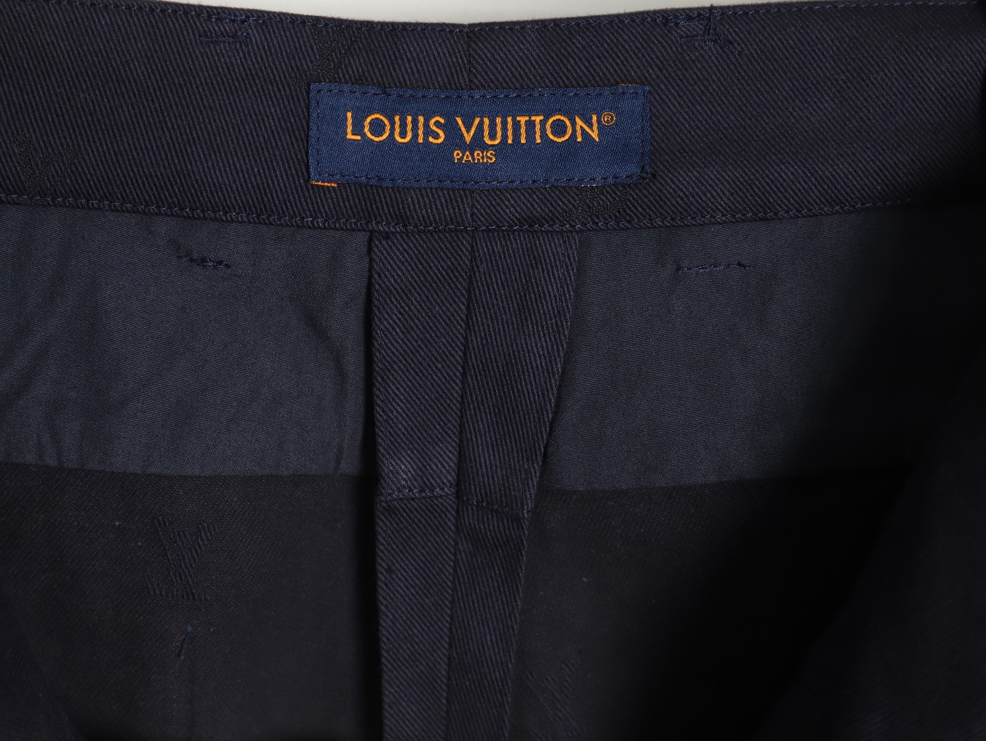 L0*is V*t0n LV 24ss shorts