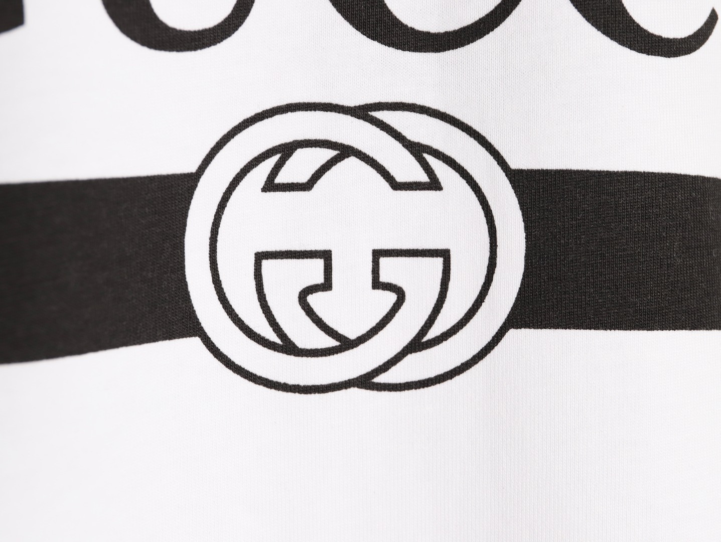 G*u*i Long-sleeved T-shirt