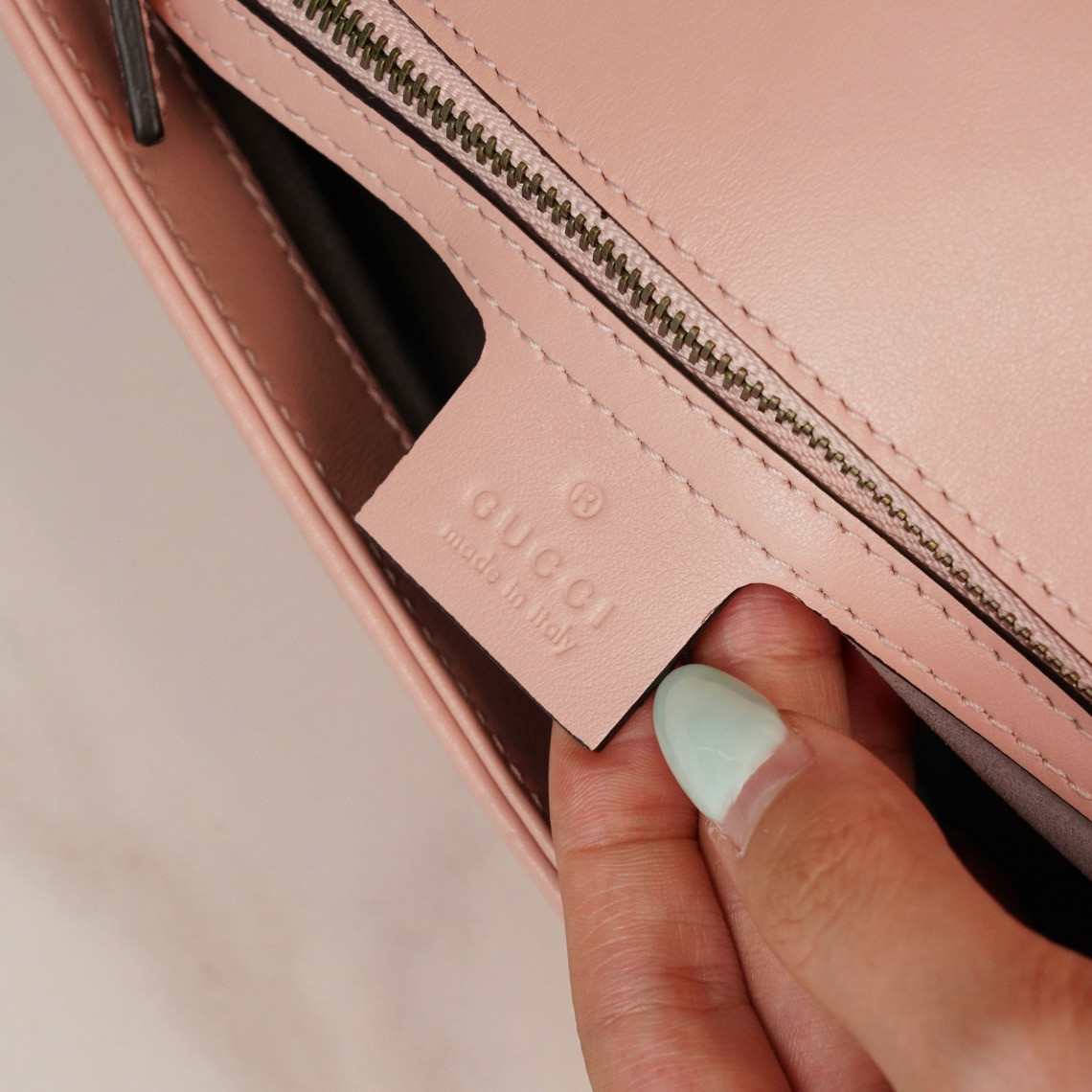 G*u*i GG Marmont shoulder bag 26