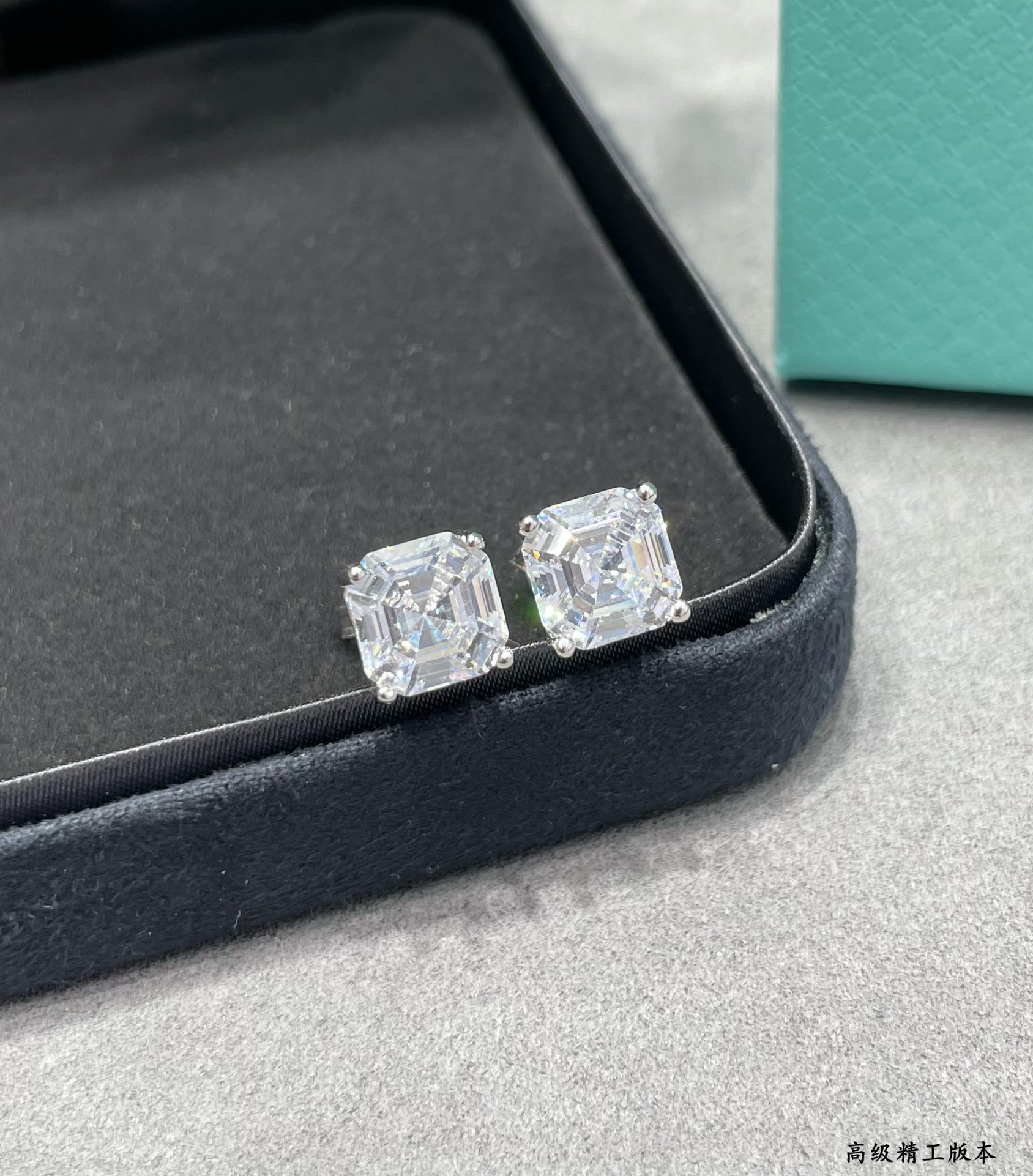 T*f*ny & Co. Four-Prong Stud Earrings 7x7mm Ag925