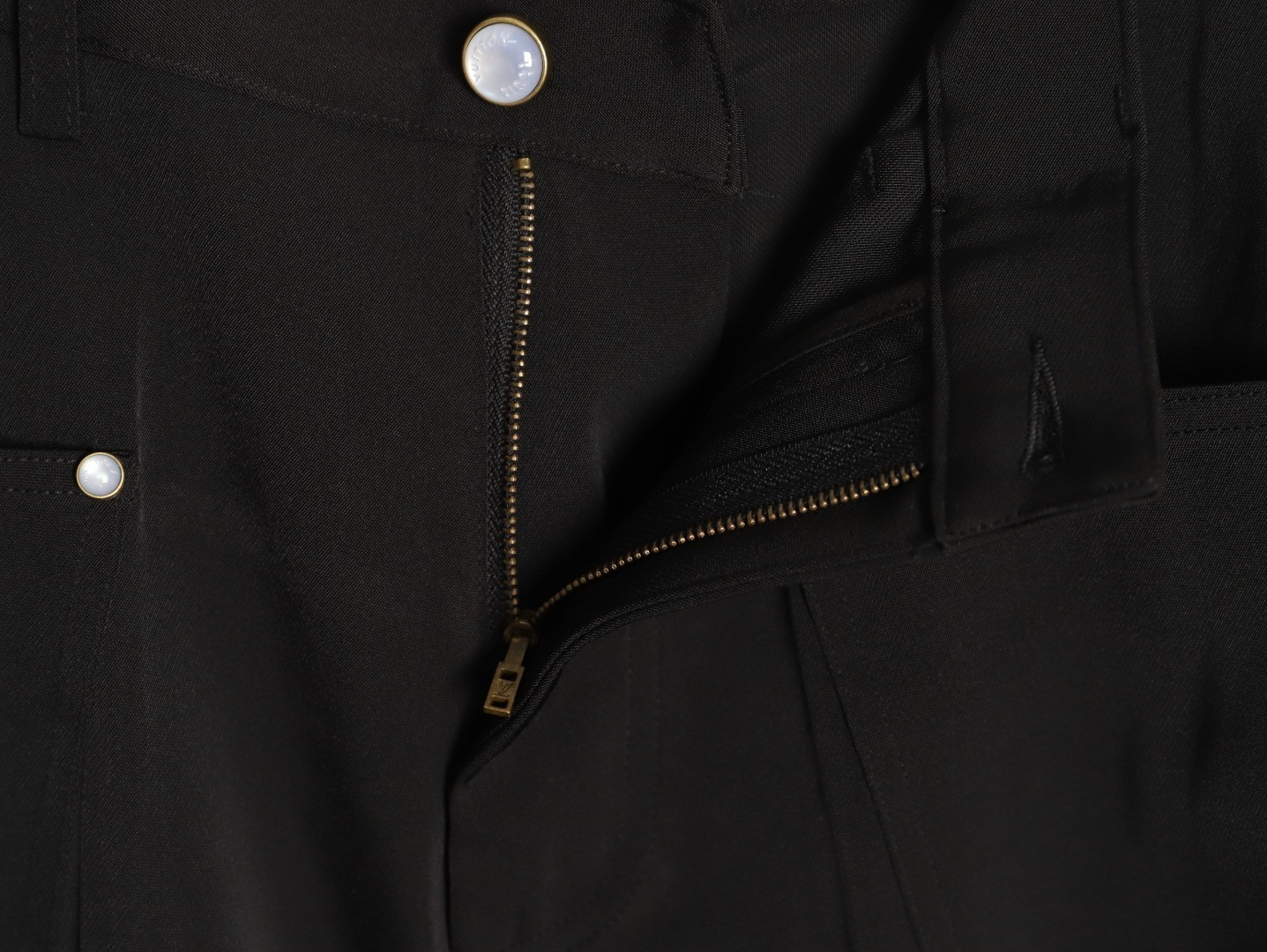 L0*is V*t0n LV Pants