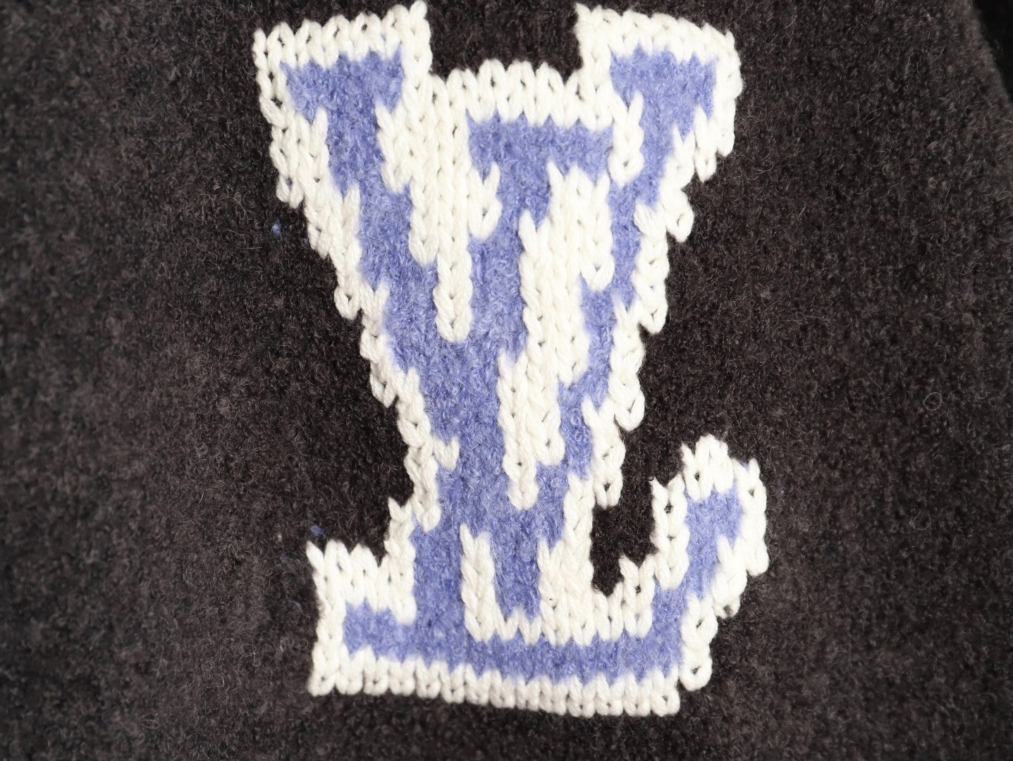 L0*is V*t0n LV 25SS Sweaters