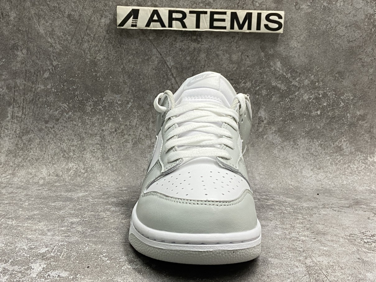 Nike SB Dunk Low Photon Dust