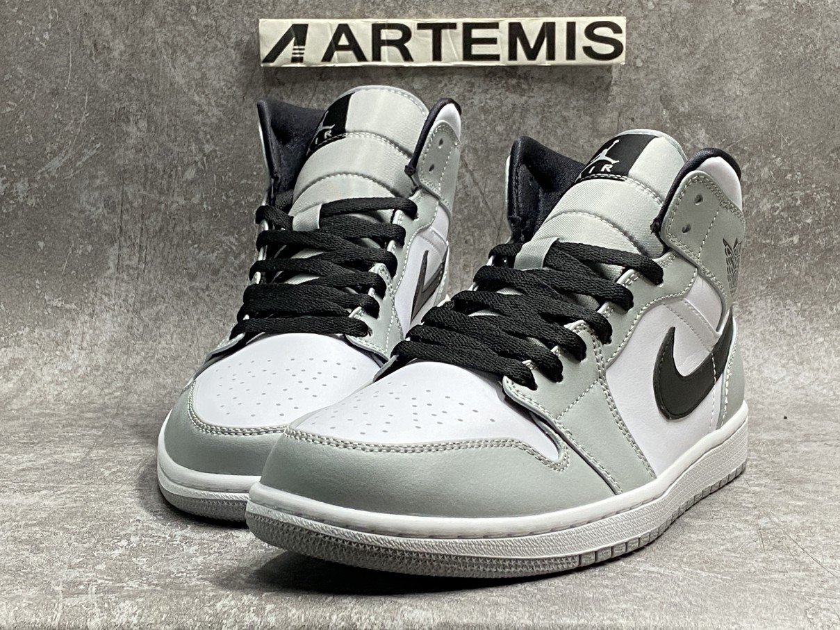 Air Jordan 1 Mid Light Smoke Grey