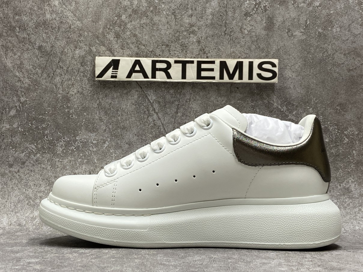 Ale*d*r M*Q*en Oversized Gold