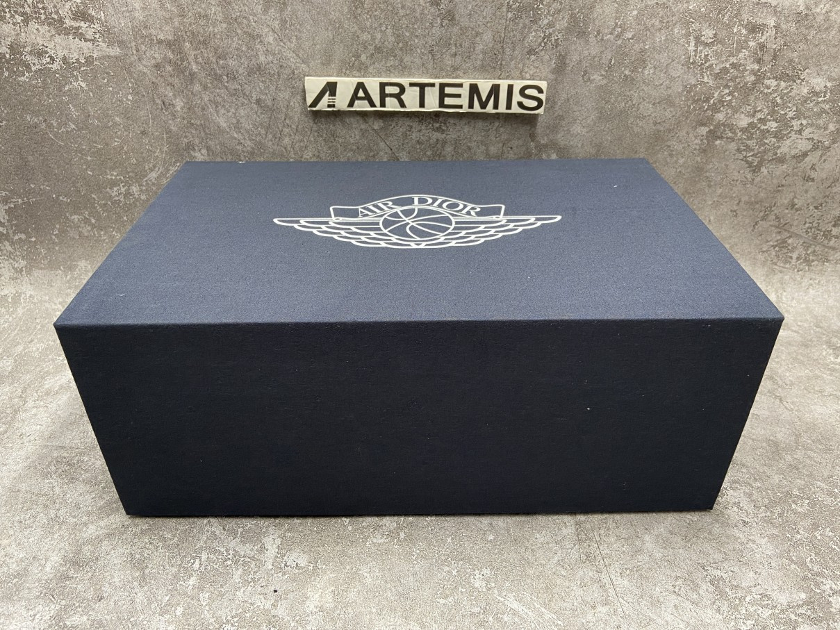 Air Jordan 1 Retro Low D*0r (Blue Box Version)