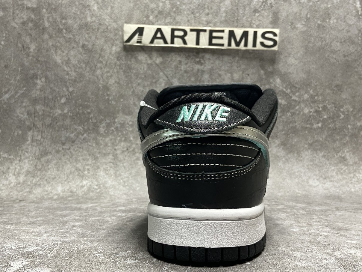 Nike SB Dunk Low Diamond S*pply Co Black Diamond