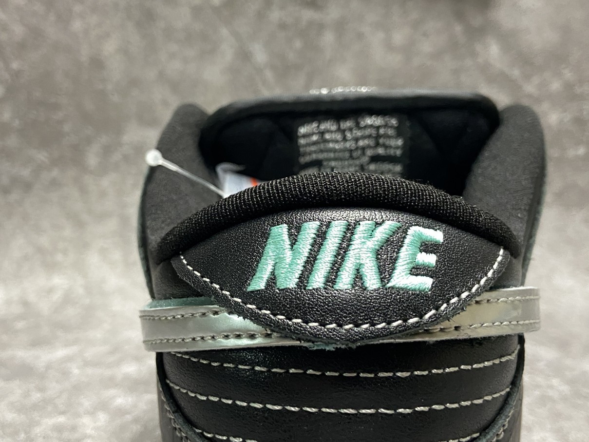 Nike SB Dunk Low Diamond S*pply Co Black Diamond