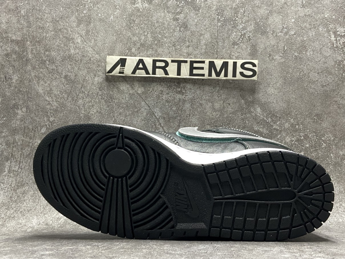 Nike SB Dunk Low Diamond S*pply Co Black Diamond