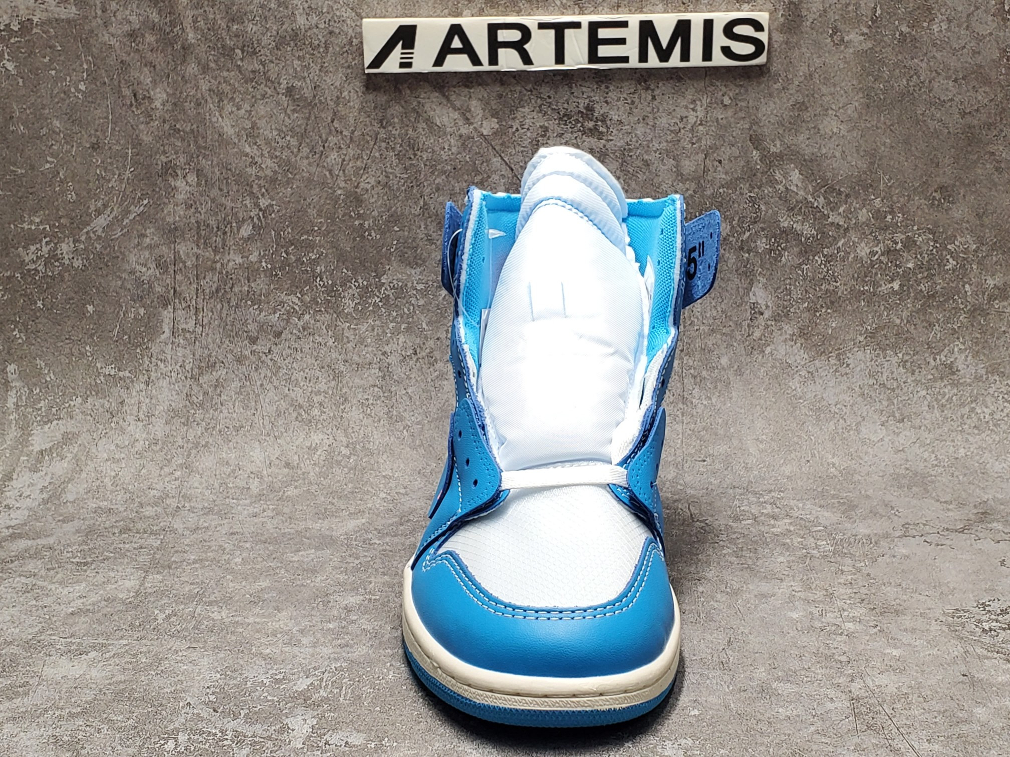 Air Jordan 1 Retro High Off-White University Blue