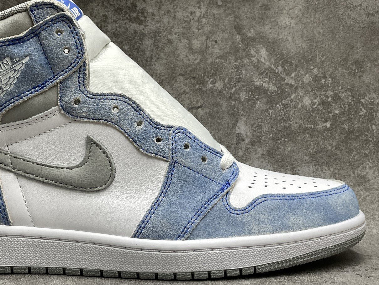 Air Jordan 1 Retro High Hyper Royal Smoke Grey