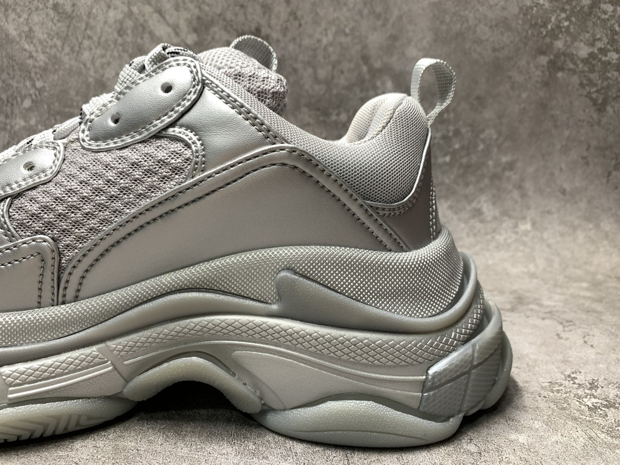 Balenciga Triple S Sneaker Silver Metallic