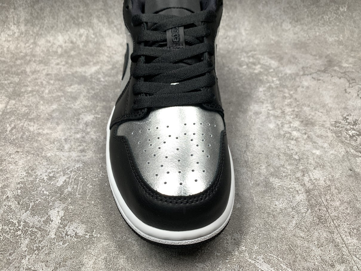 Air Jordan 1 Low SE Black Metallic Silver