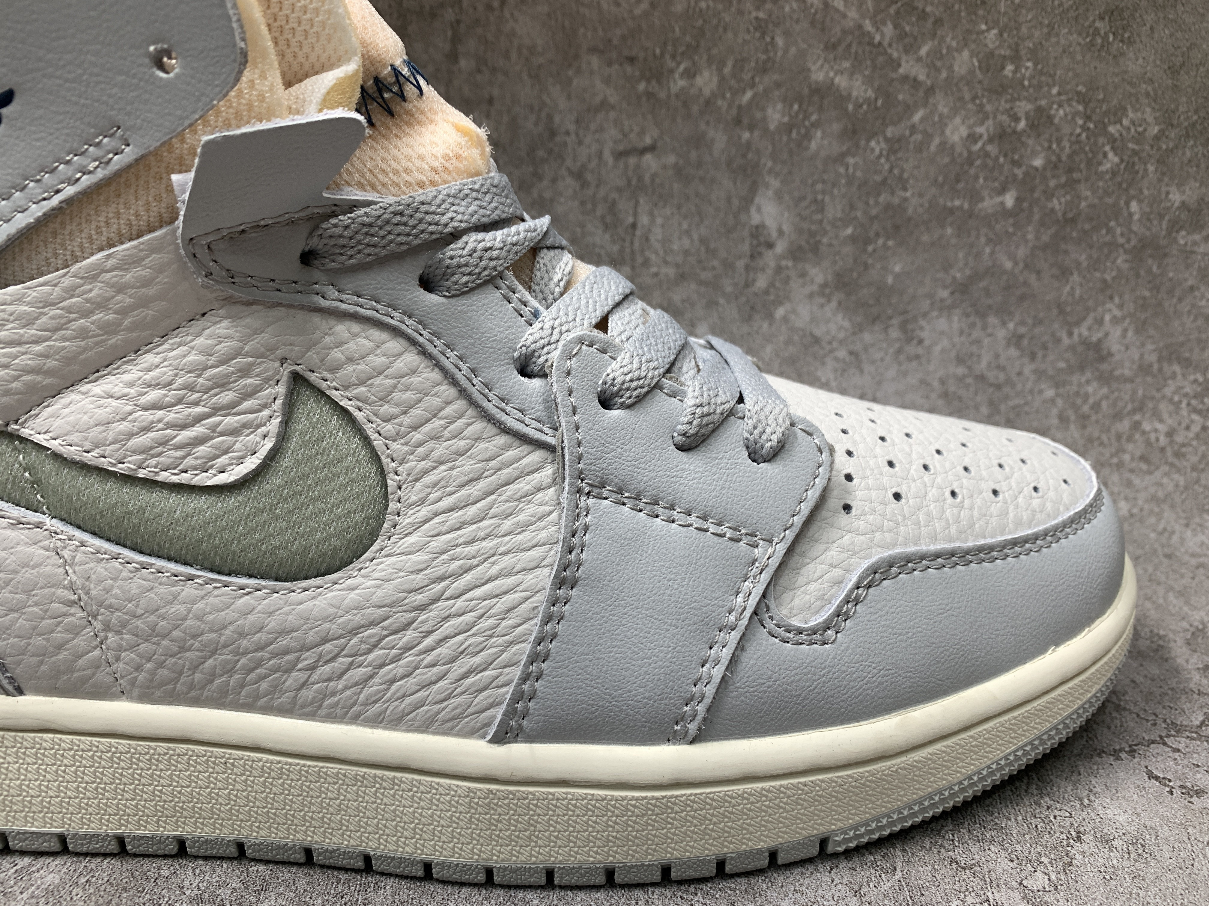 Air Jordan 1 High Zoom CMFT London