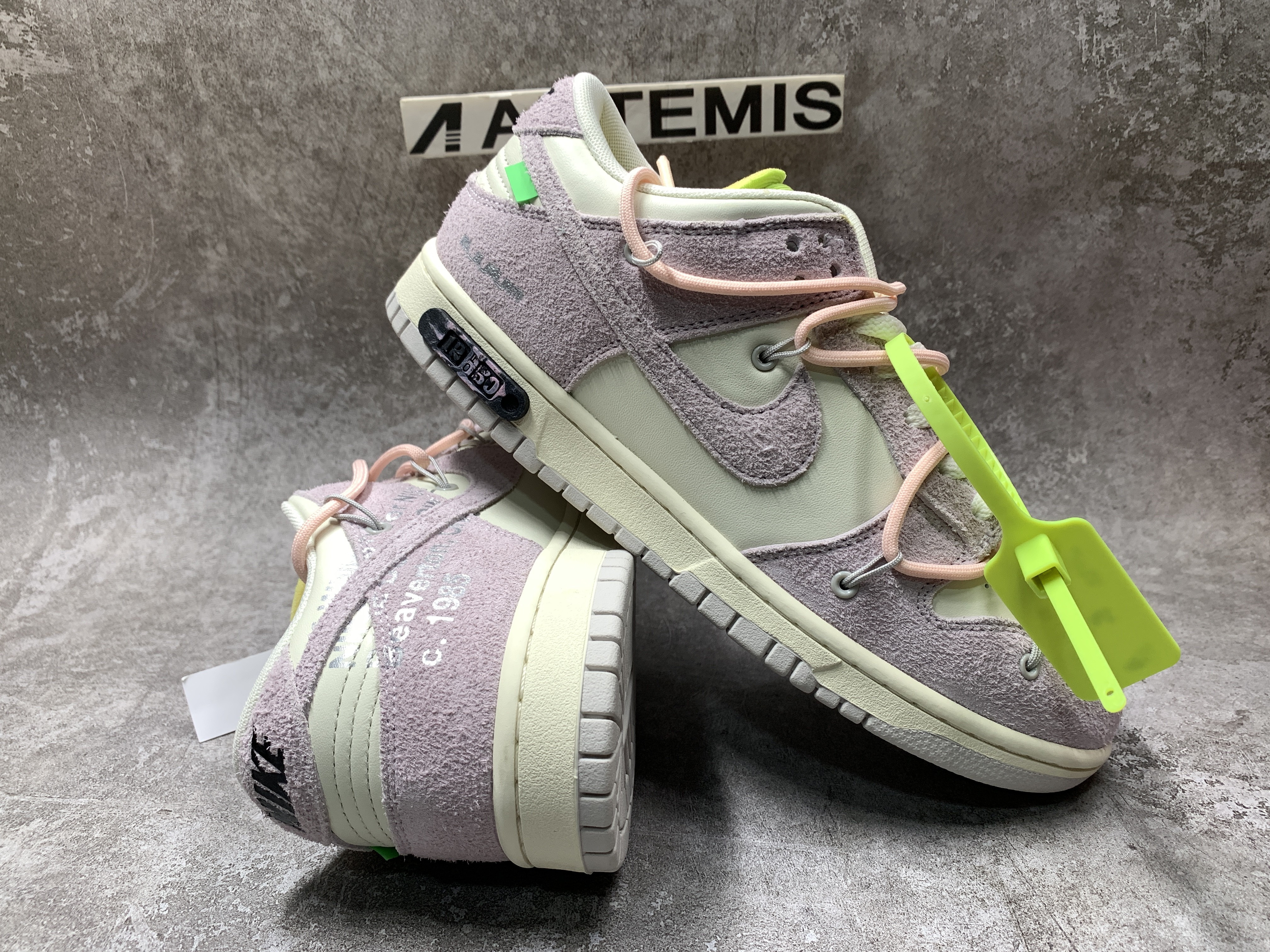 Off-White x Dunk Low