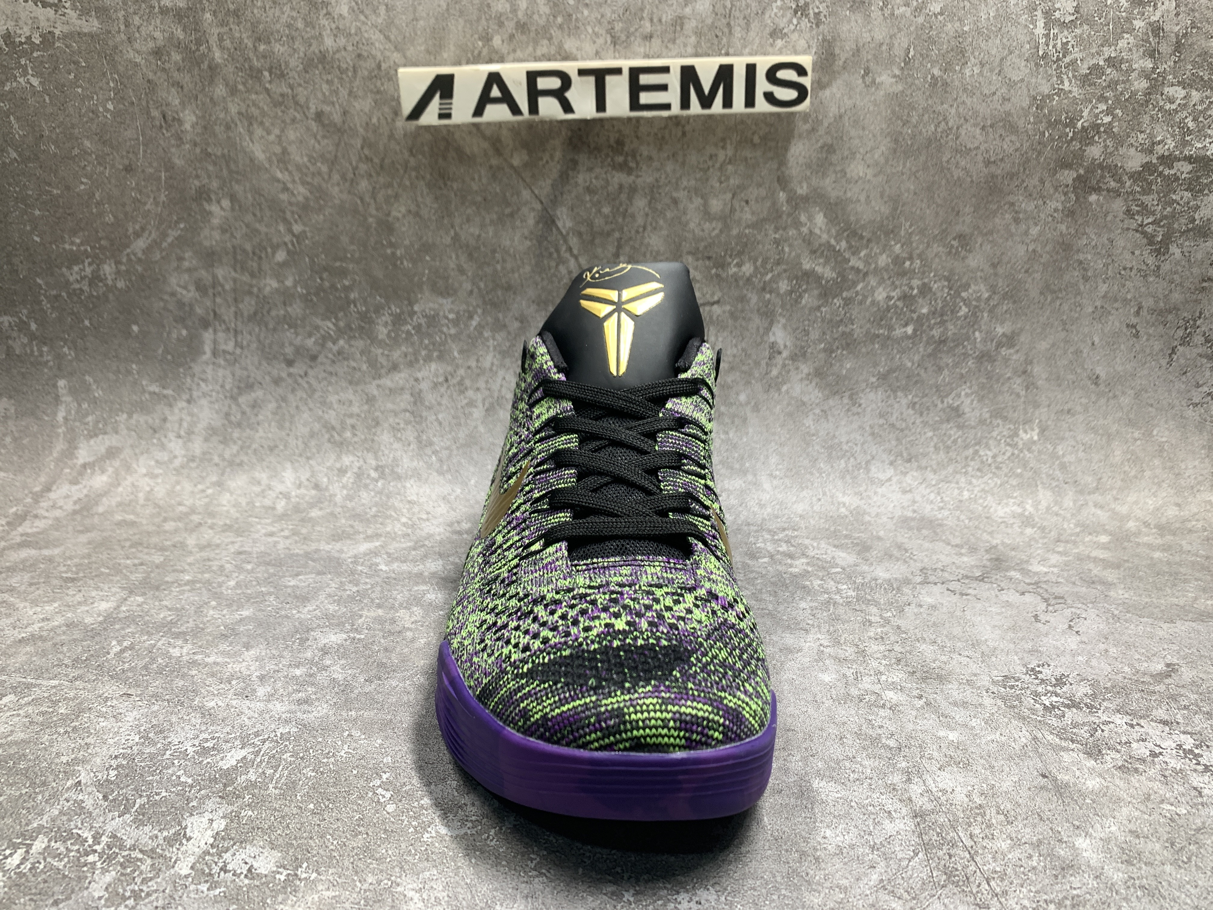 Nike Kobe 9 Low Mamba Moment