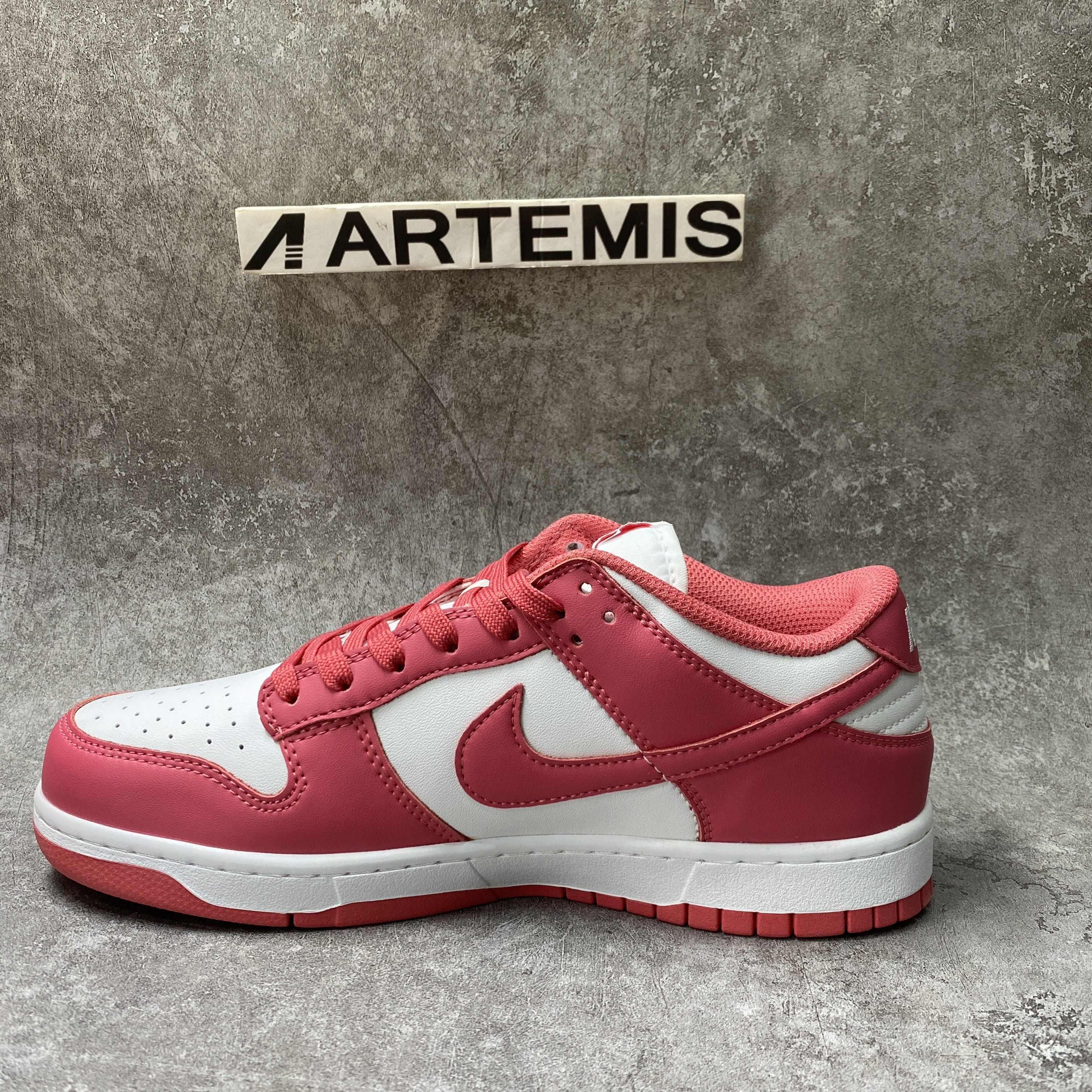 Nike Dunk Low Archeo Pink