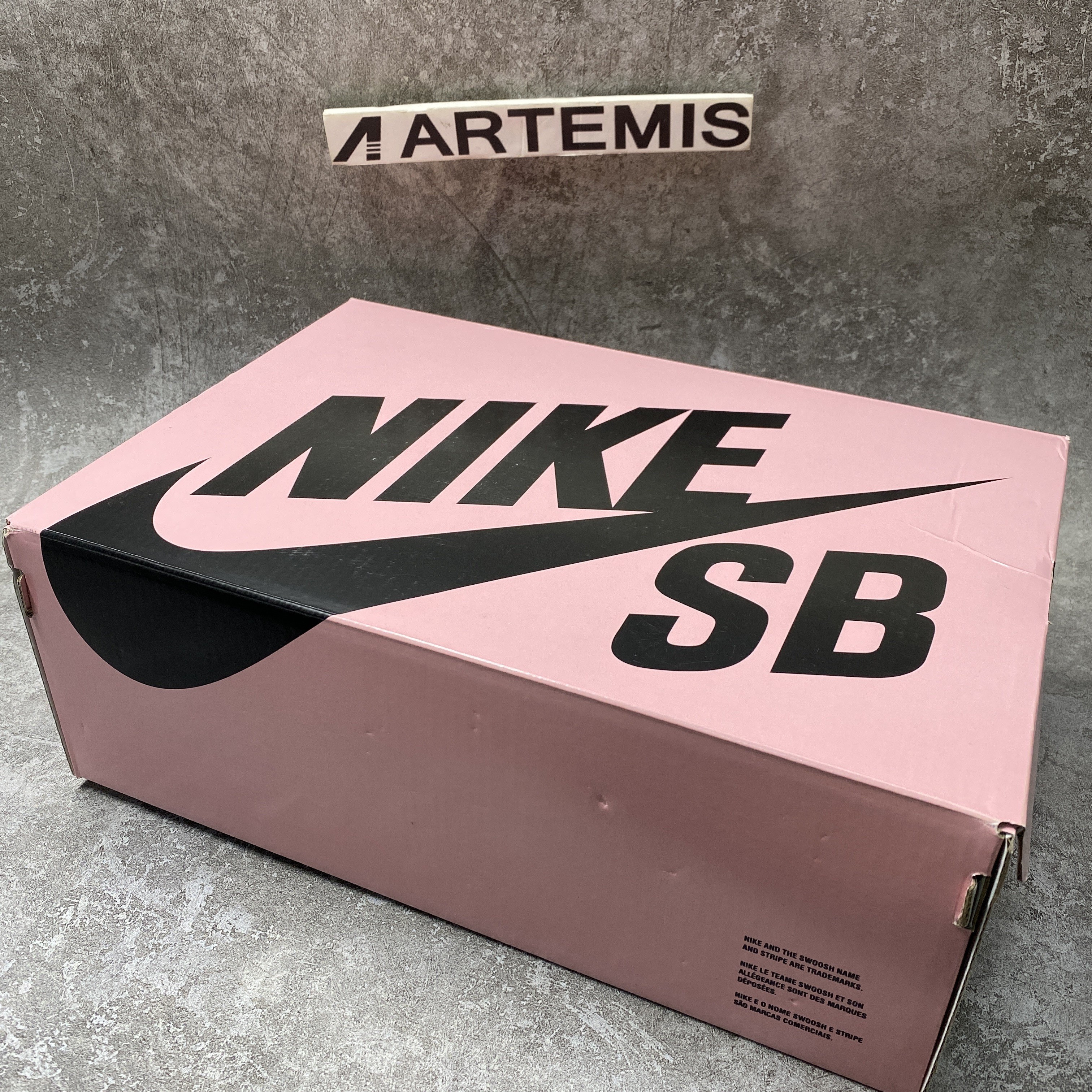 Nike SB Dunk Low Diamond S*pply Co White Diamond