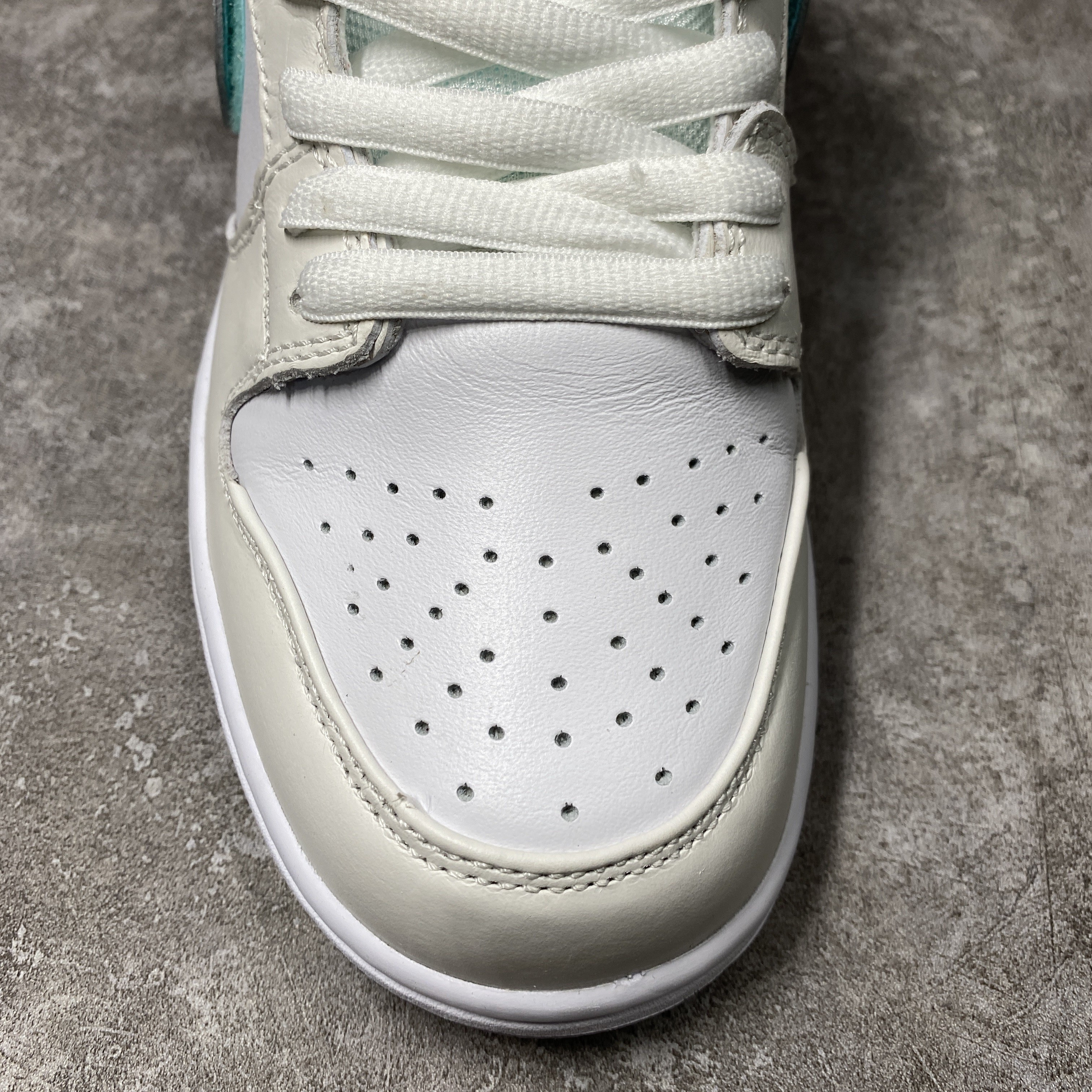 Nike SB Dunk Low Diamond S*pply Co White Diamond