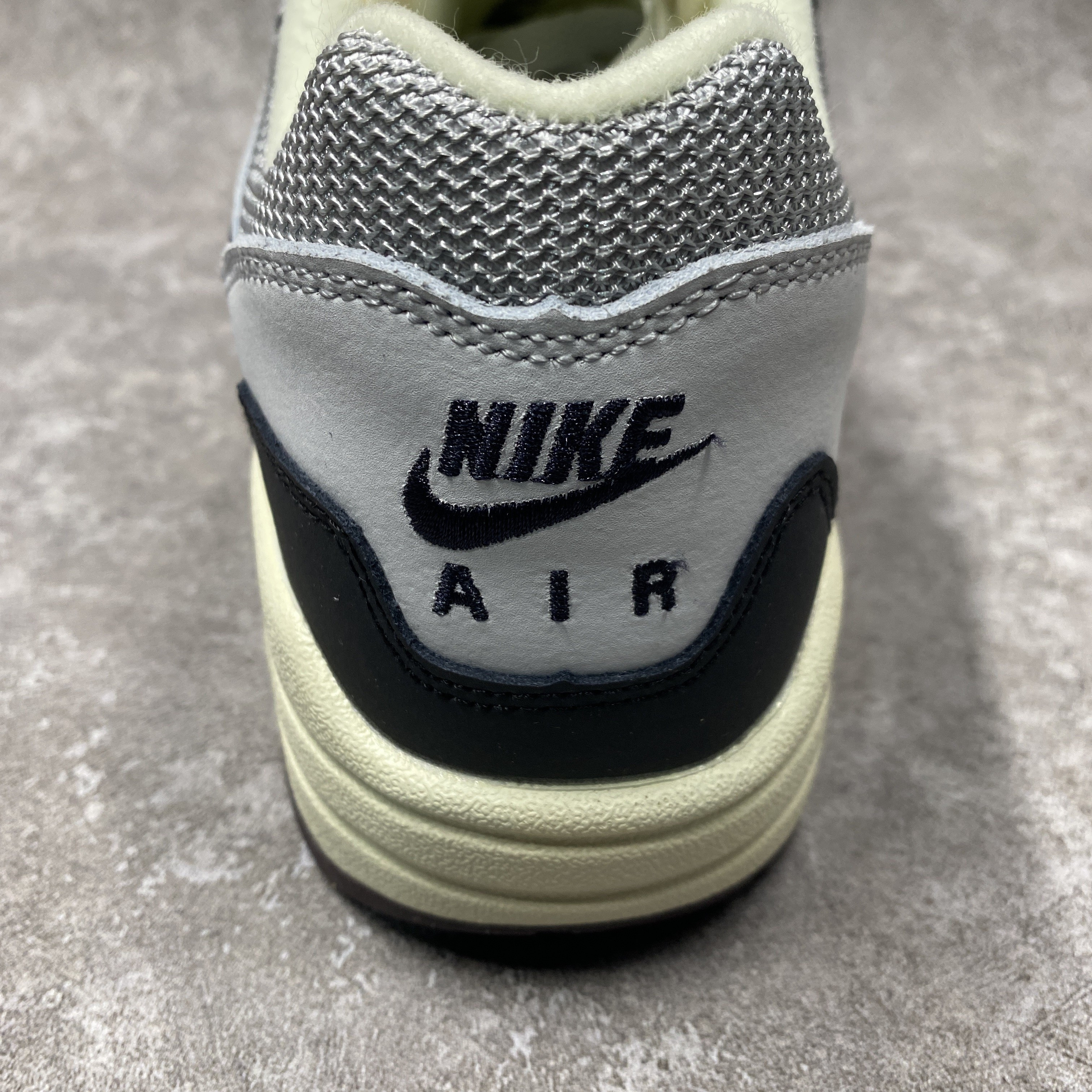 Nike Air Max 1 x Patta White Grey