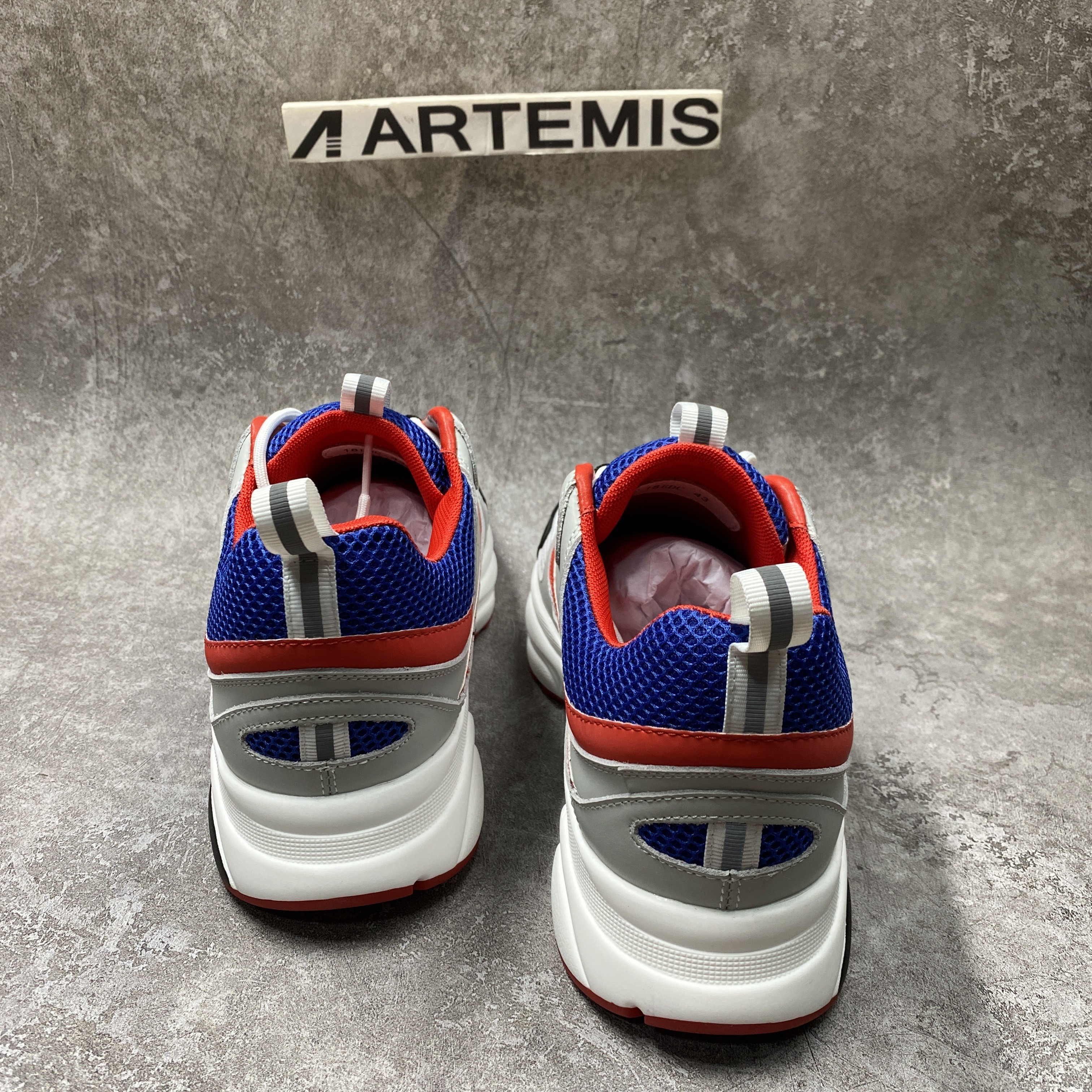 D*0r B22 White Red Blue