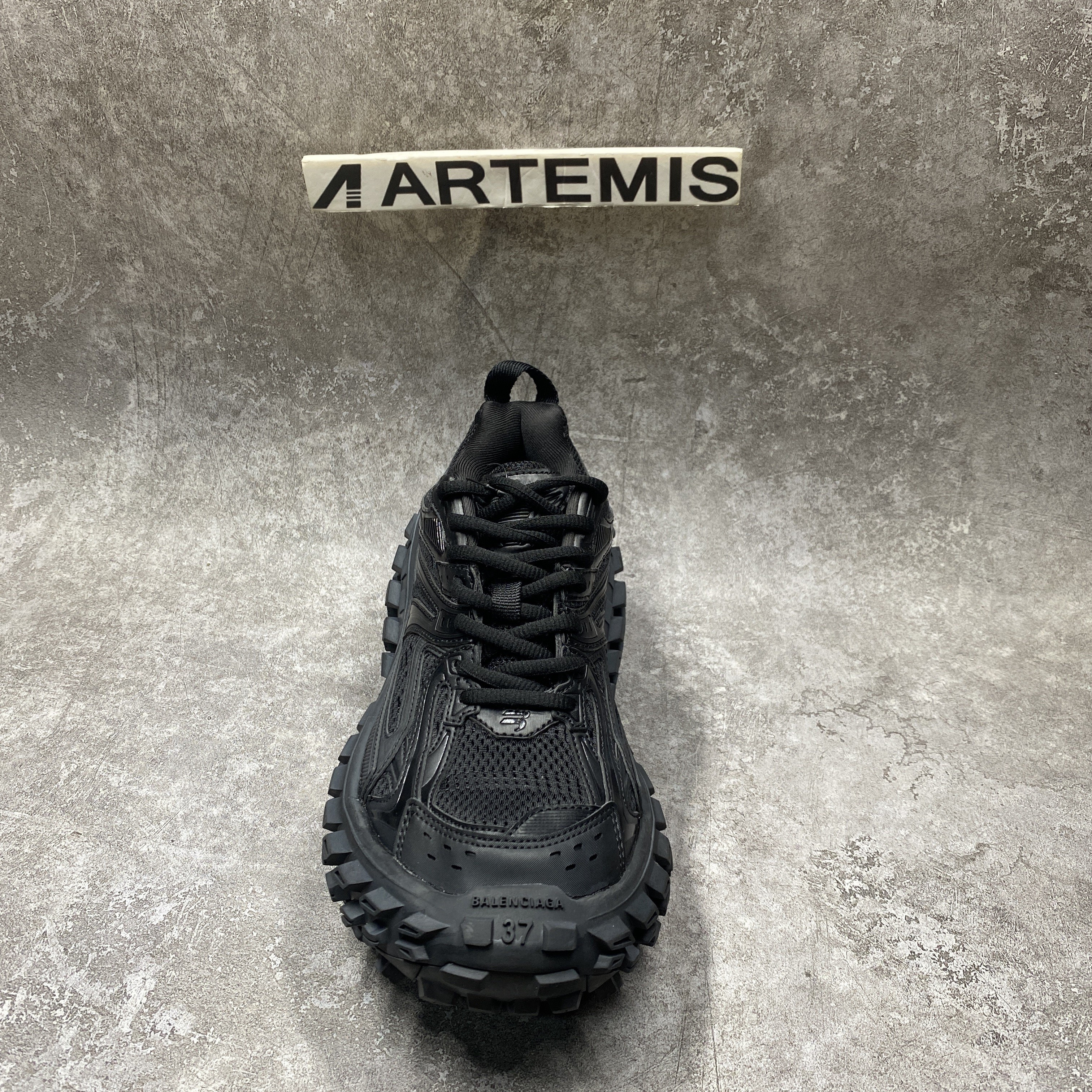 Balenciga Defender Black