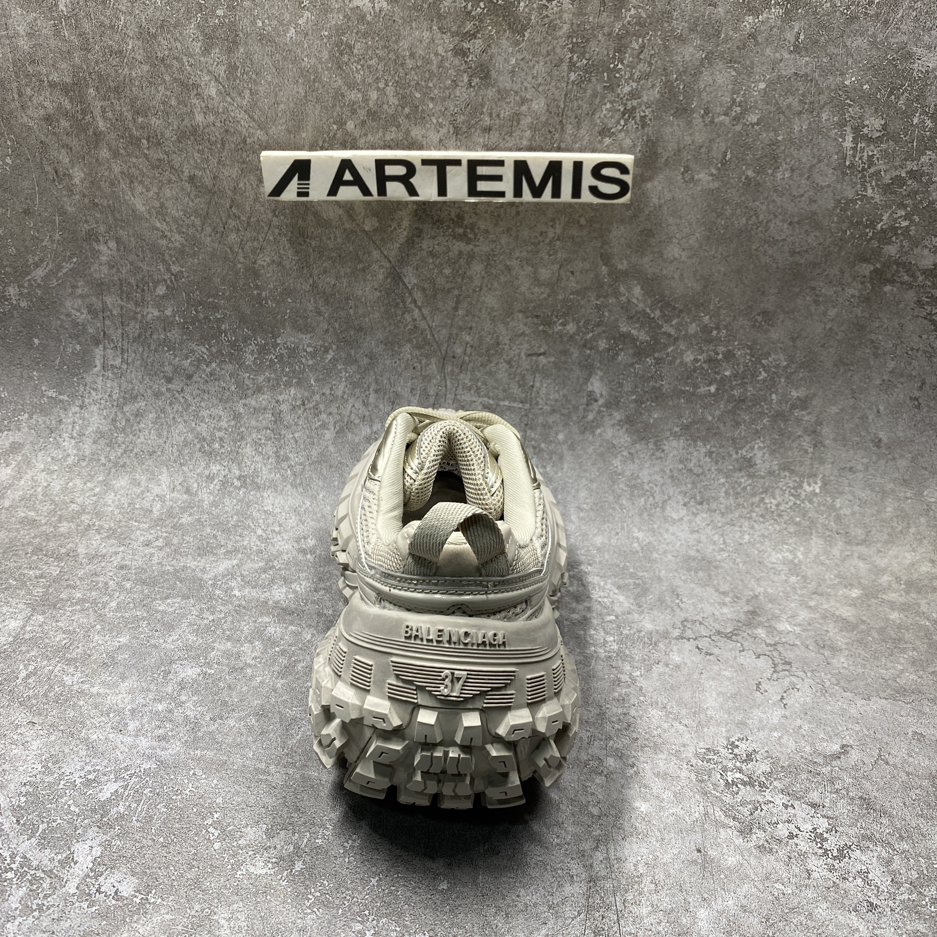 Balenciga Defender Beige