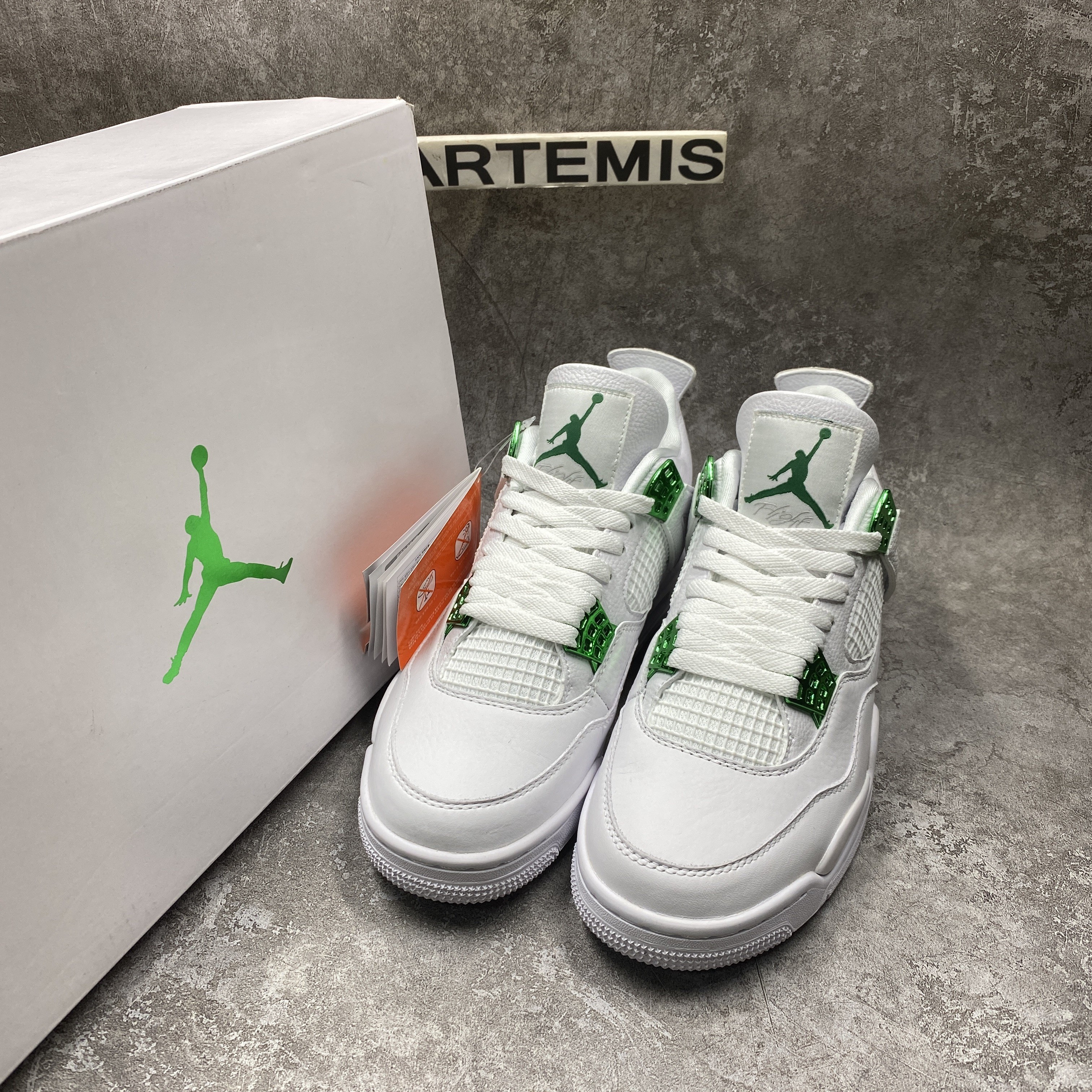 Air Jordan 4 Retro Metallic Green