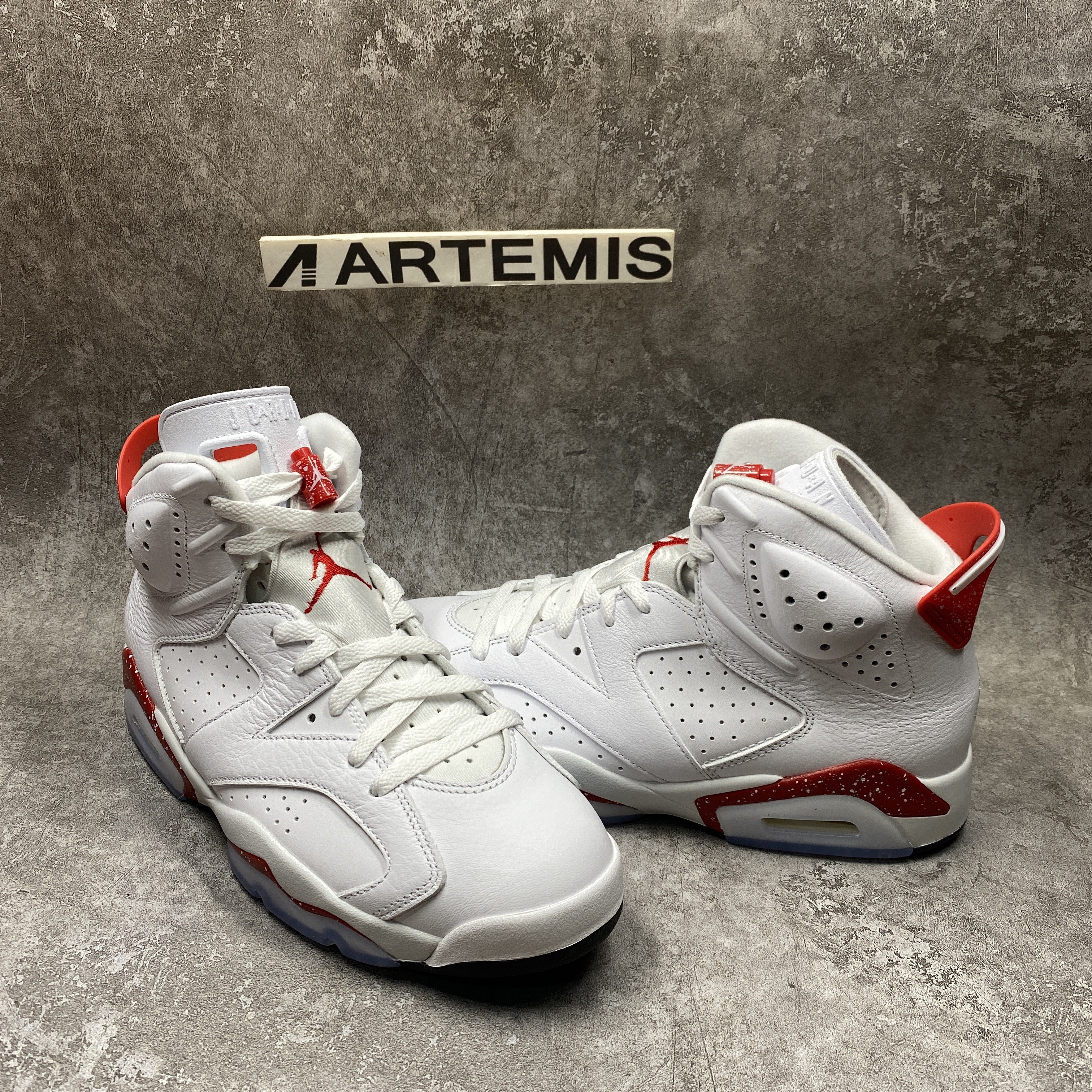 Air Jordan 6 Retro Red Oreo