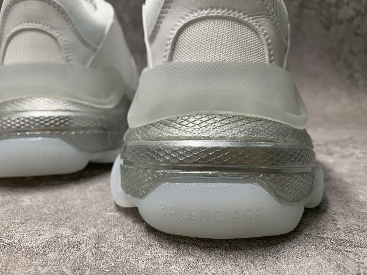 Balenciga Triple S Sneaker White Iridescent