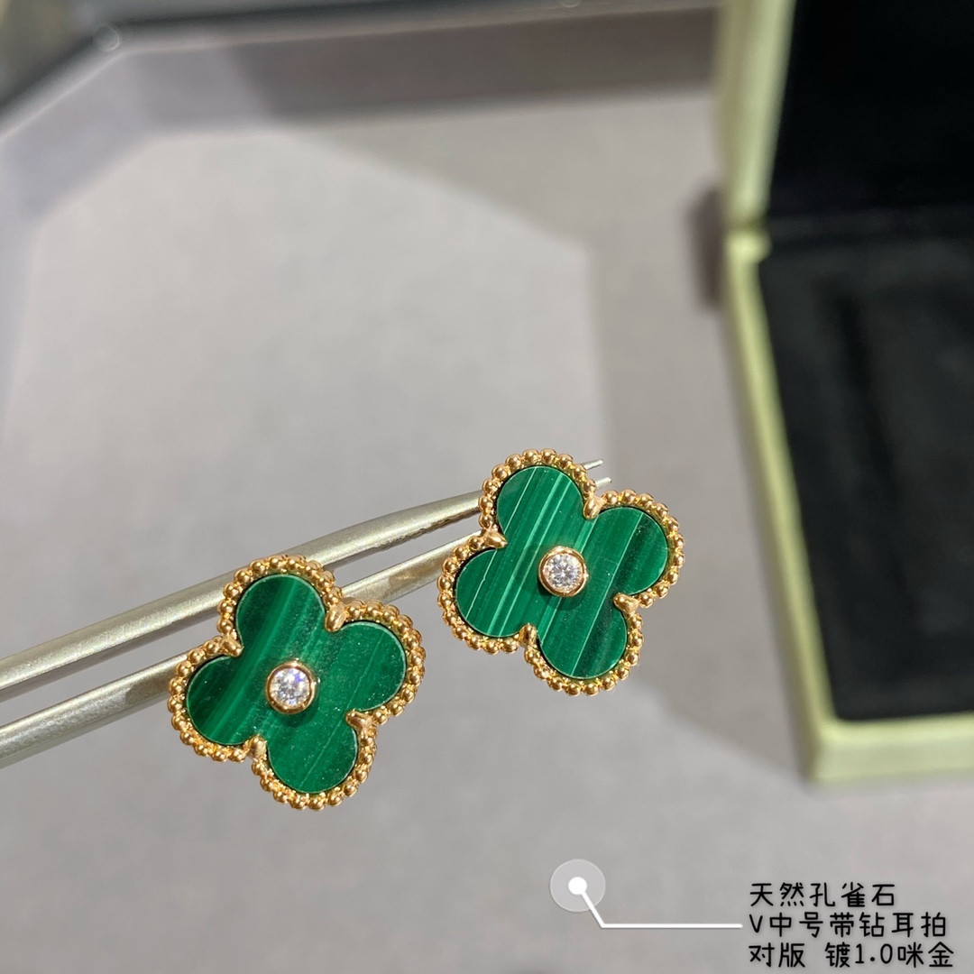 V*N CL*F & Arpels natural malachite with diamond four-leaf clover earrings