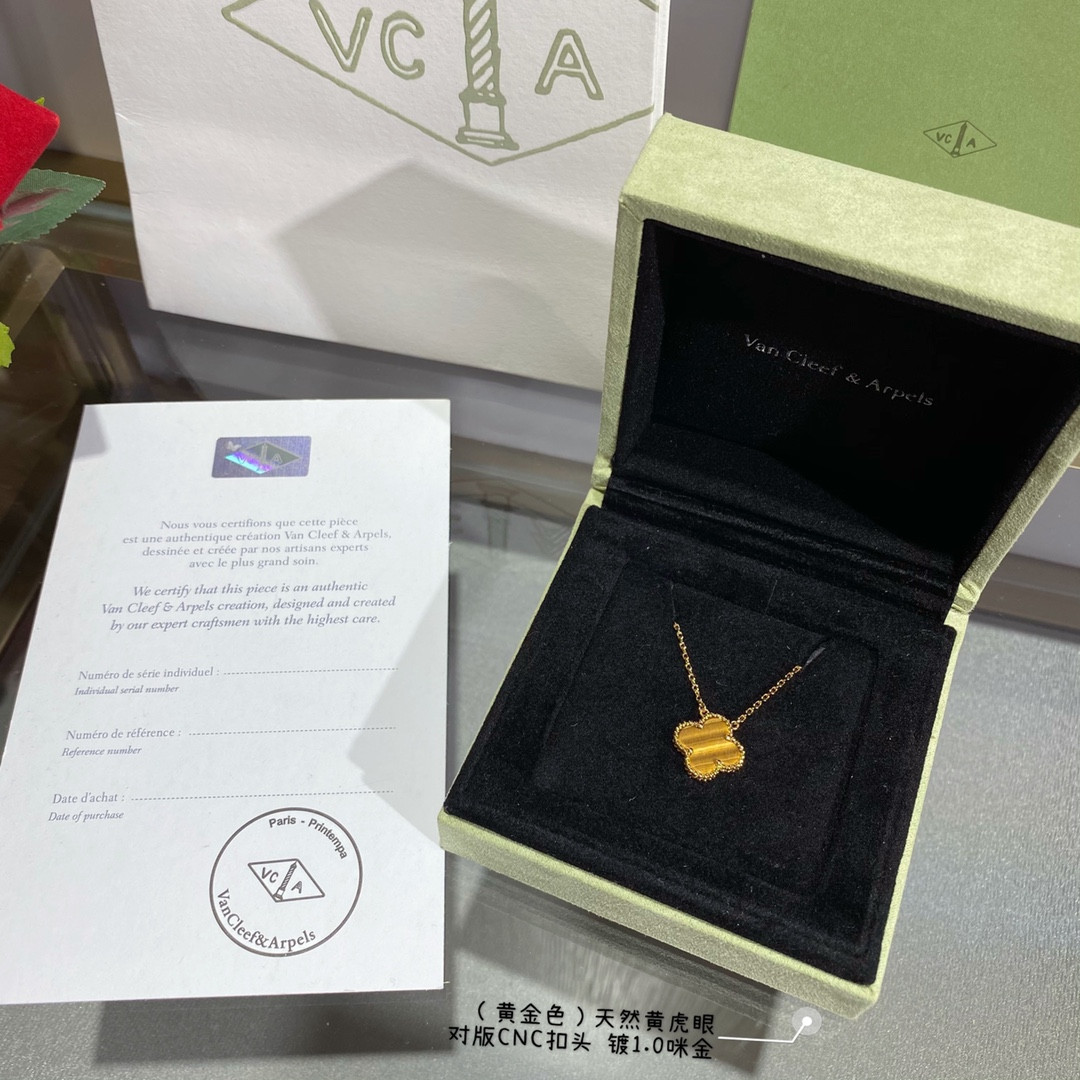V*N CL*F & Arpels Medium Classic Natural yellow tiger eye four leaf clover Necklace Diameter approx 1.5cm,Chain length approx 40+5cm