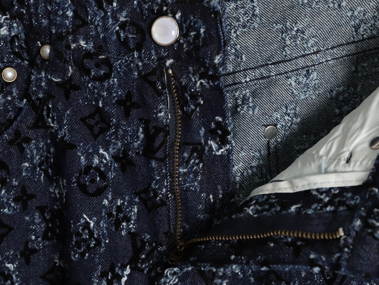 L0*is V*t0n LV Jeans