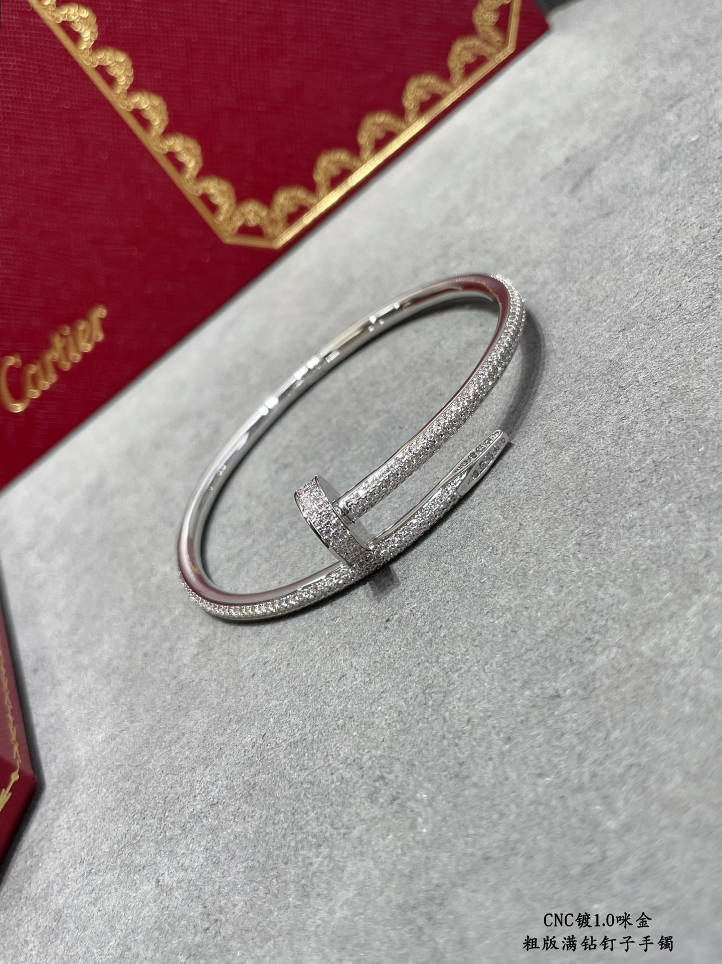 Ca*t*er Thick diamond nail Bracelet