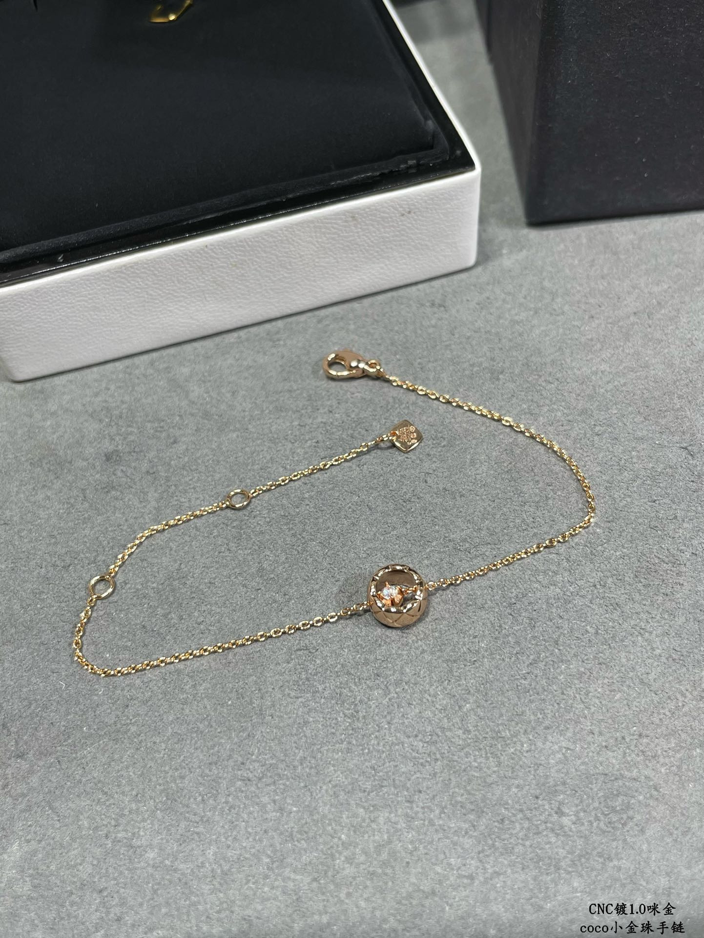 Ch*el Carved diamond-shaped gold bead Bracelet