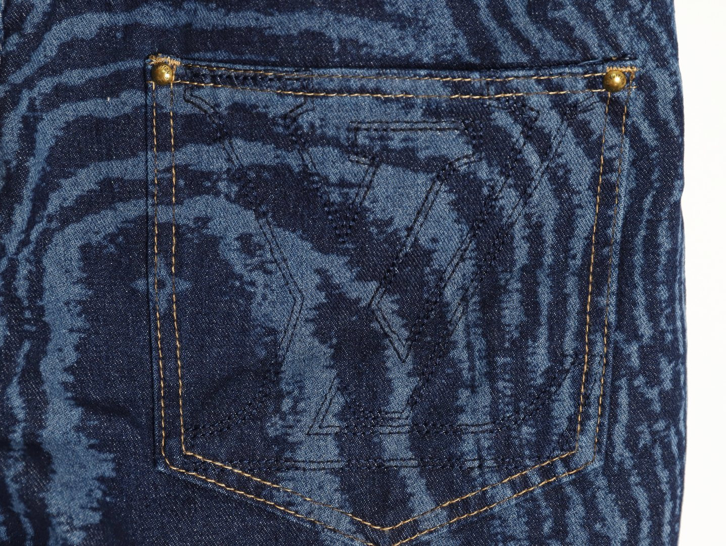 L0*is V*t0n LV shorts