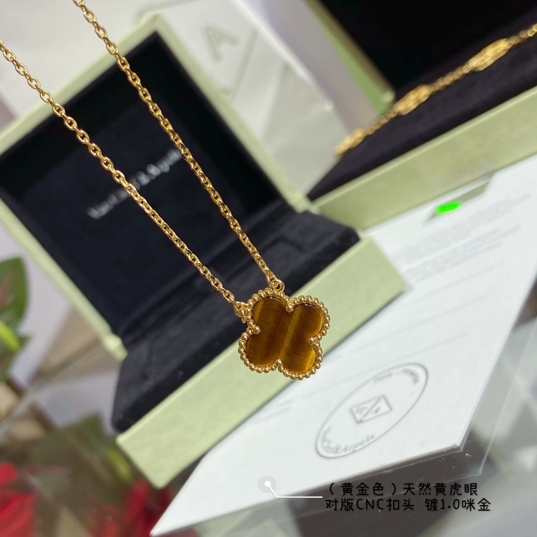 V*N CL*F & Arpels Medium Classic Natural yellow tiger eye four leaf clover Necklace Diameter approx 1.5cm,Chain length approx 40+5cm
