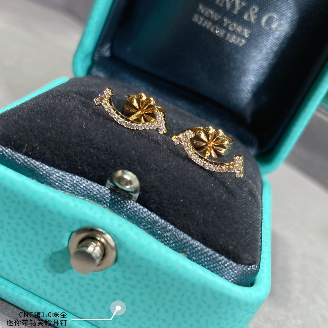 T*f*ny & Co. Mini Smile With diamond Stud Earrings