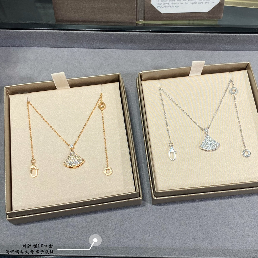 B*l*ai Large diamond fan-shaped skirt Necklace