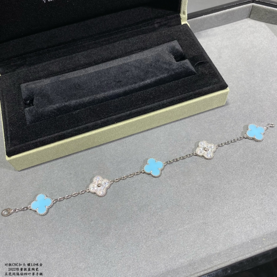 V*N CL*F & Arpels Royal Blue Ceramic Five-Flower Four-Leaf Clover Bracelet