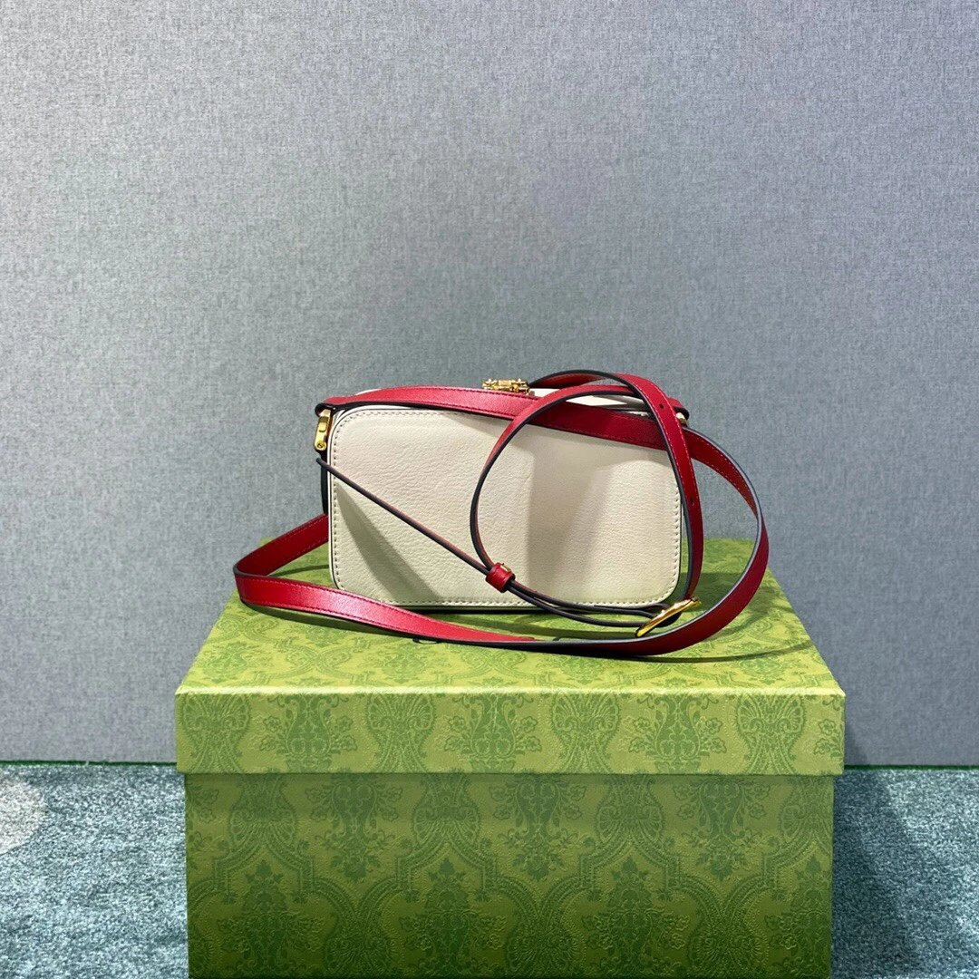 G*u*i Interlocking G mini bag