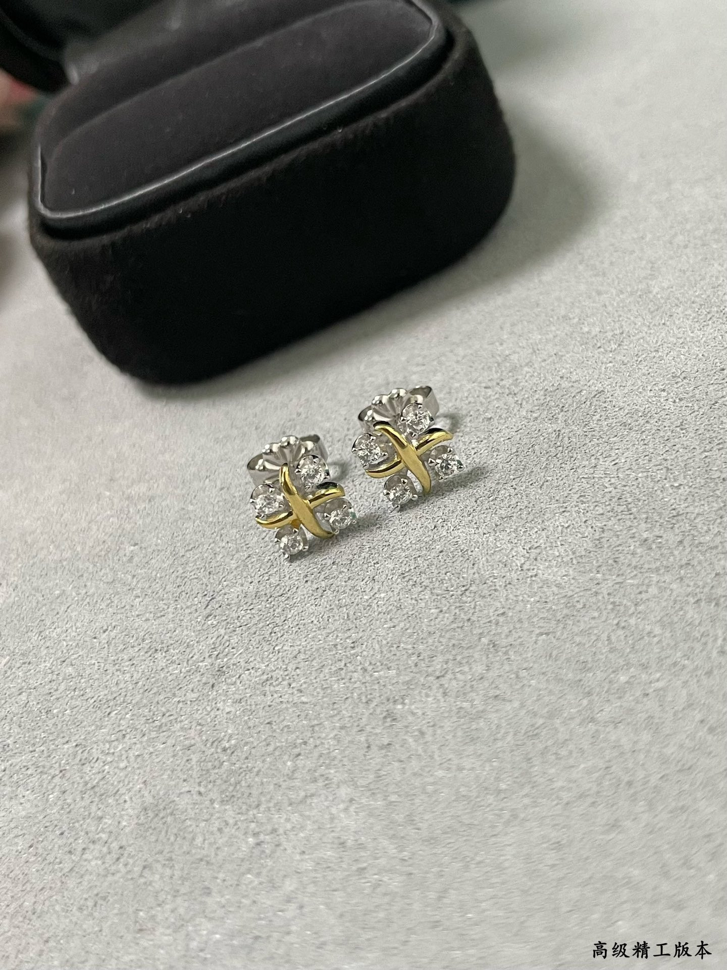 T*f*ny & Co. Double Tone Cross Earrings