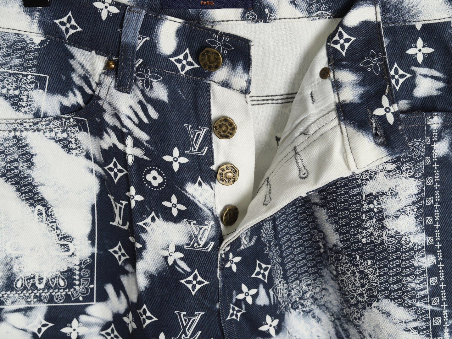 L0*is V*t0n LV 25ss shorts