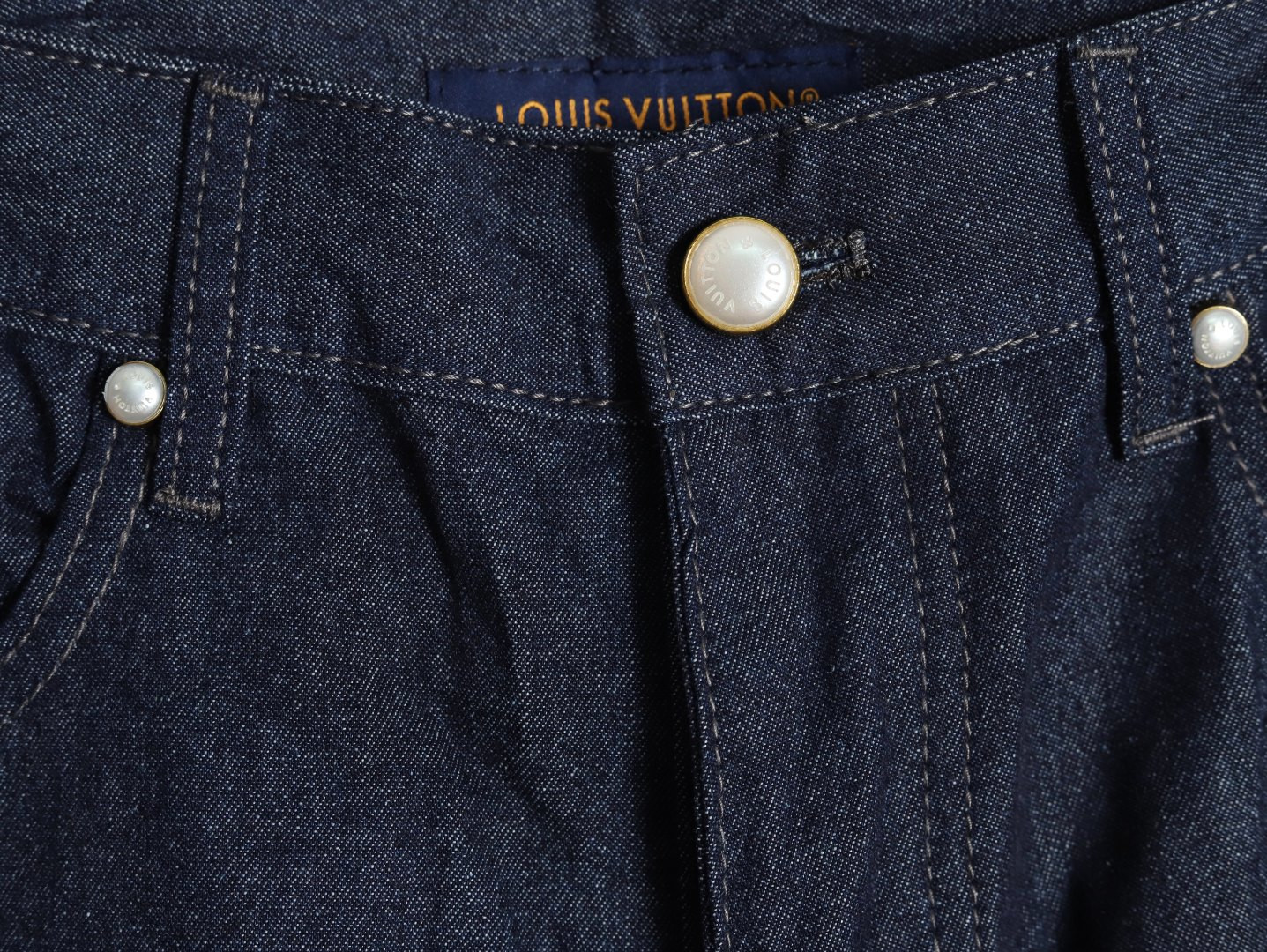 L0*is V*t0n LV shorts