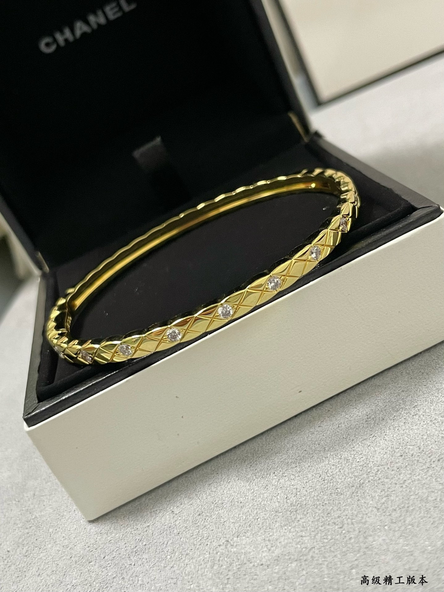 Ch*el Finely carved narrow diamond Bracelet