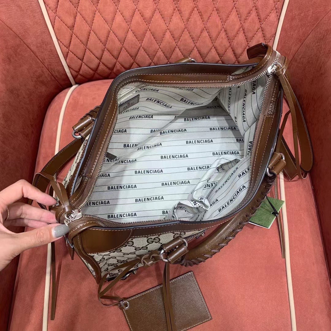 G*u*i The Hacker Project Neo Classic Medium Handbag